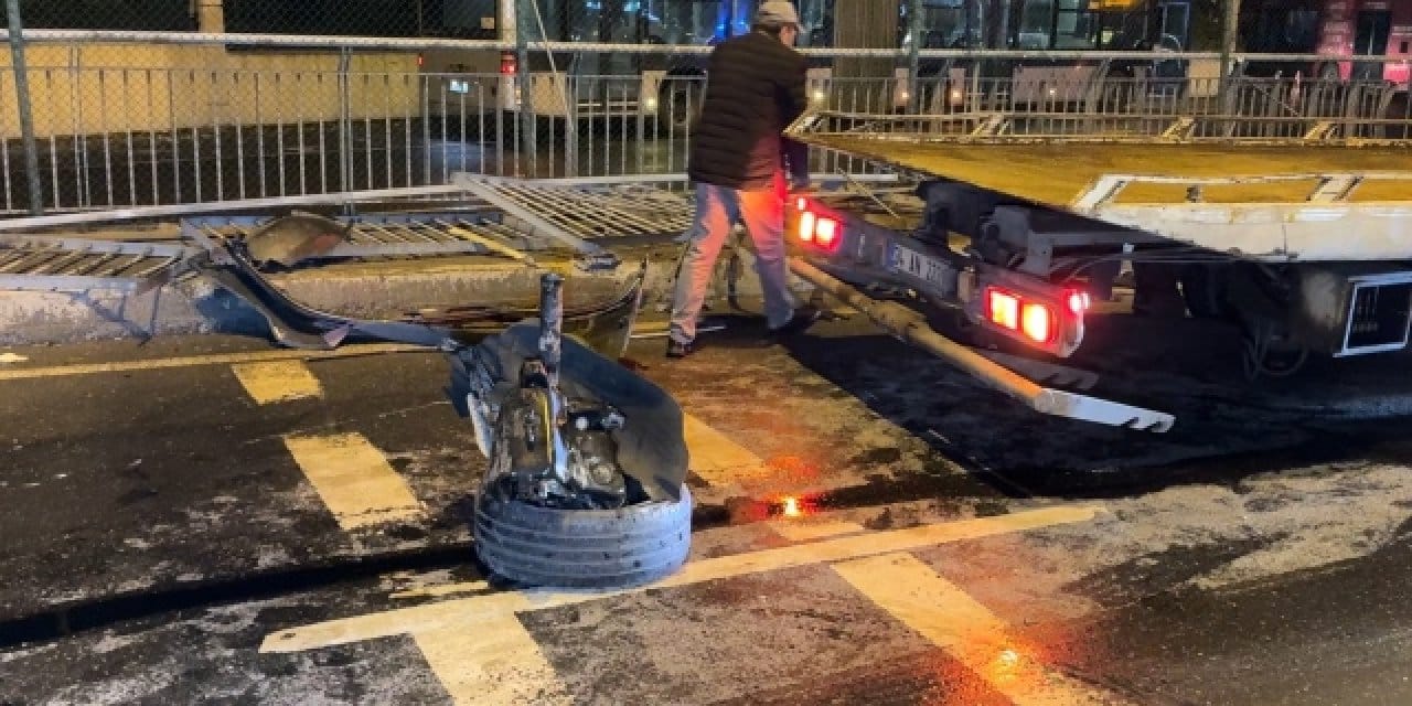 avcilarda yan yola ucan otomobil kaldirimdaki yayalara carpti tGQWhxiX.jpg