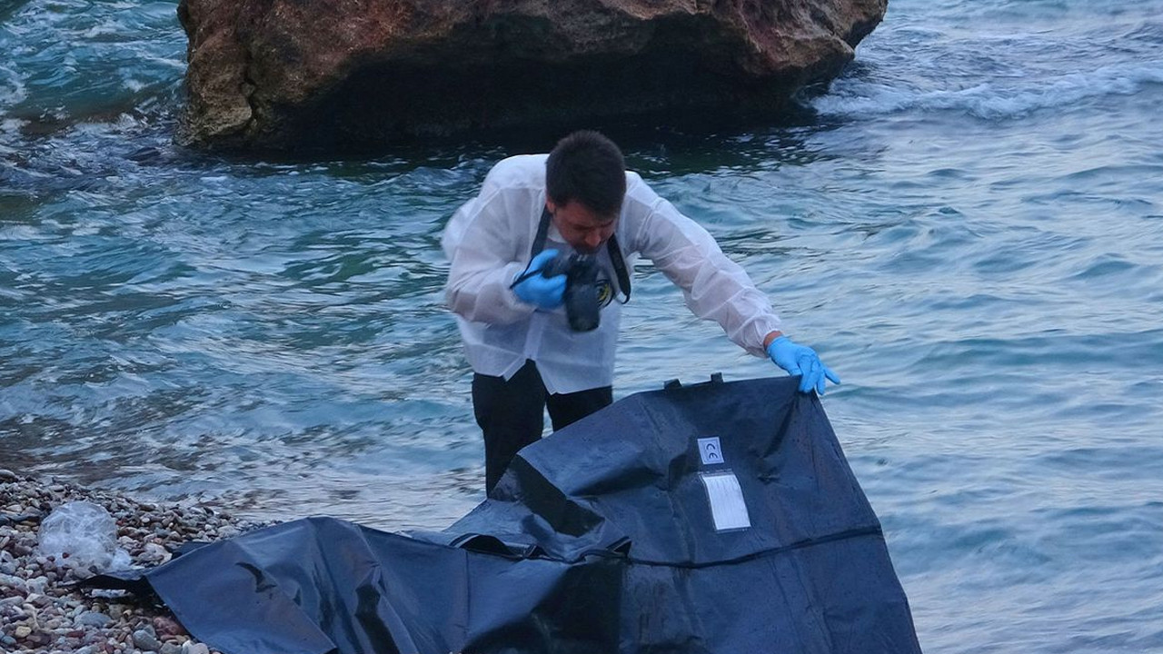 Antalya Konyaaltı’nda Gizemli Ölüm: Denize Giren Genç Kayboldu