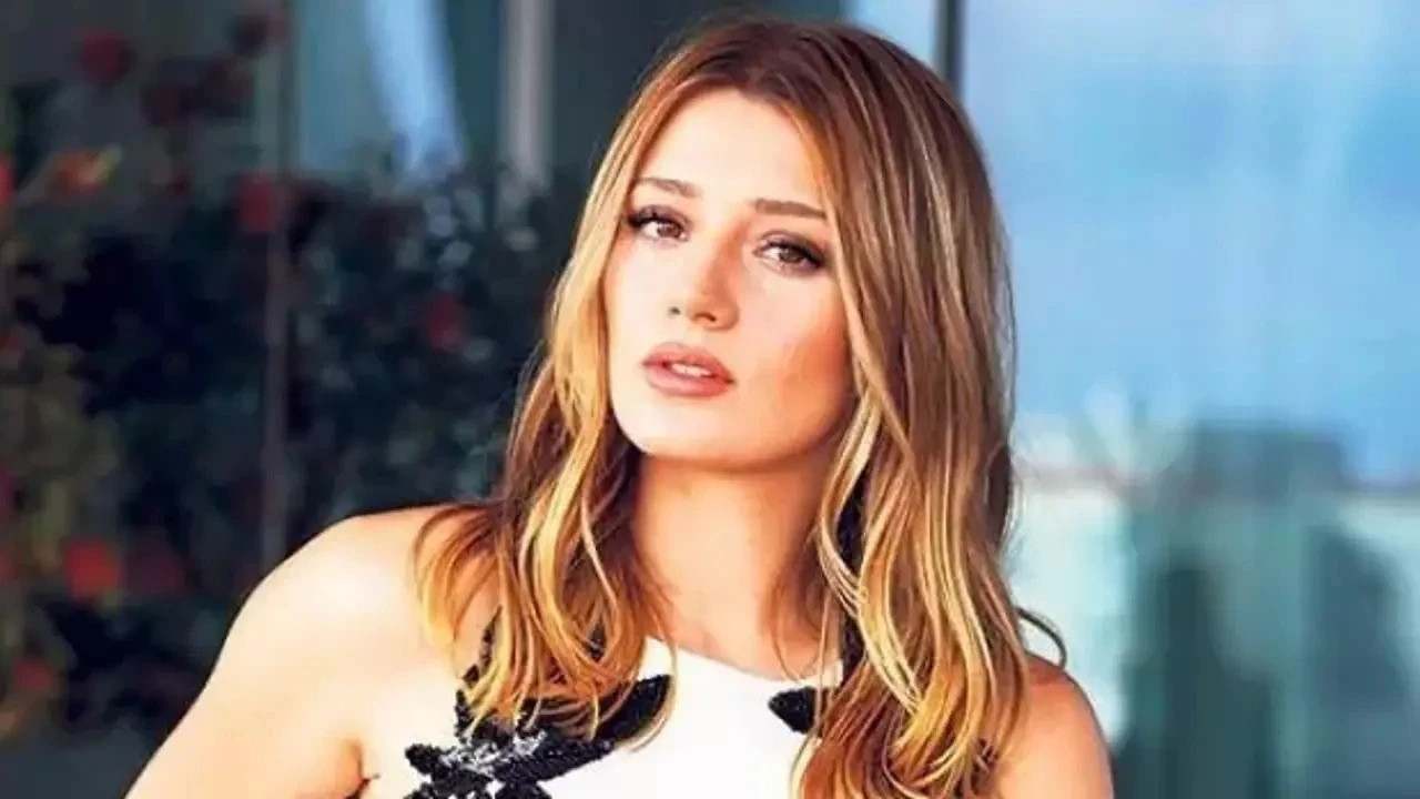 Gizem Karaca ve Kızı Yaz ile Bahçede Sevgi Dolu Anlar