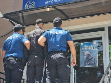 Afyonkarahisar’da Kavga Sırasında Bıçakla Tehdit Eden Şüpheli Gözaltına Alındı