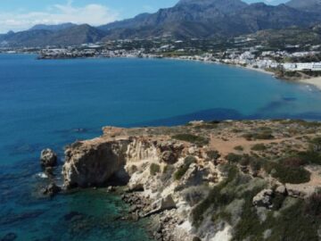 Koruma Altındaki Makri Adası’nda Daire Fiyatına Satışa Sunulan Küçük Ev