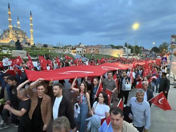 Edirne’de 19 Mayıs Coşkusu: Fener Alayı Etkinliği Gerçekleştirildi