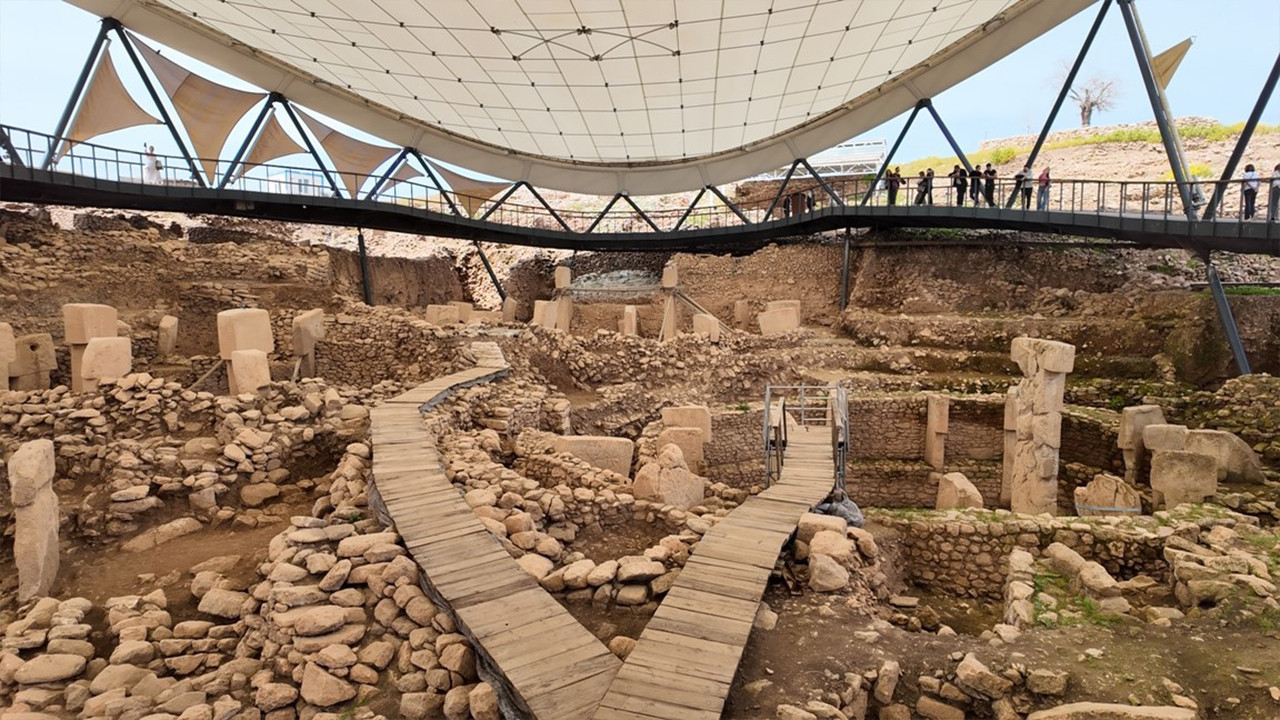 gobeklitepede-daha-once-gorulmemis-manzara-tarihin-sifir-noktasi-renk-degistirdi-4K3fOmem