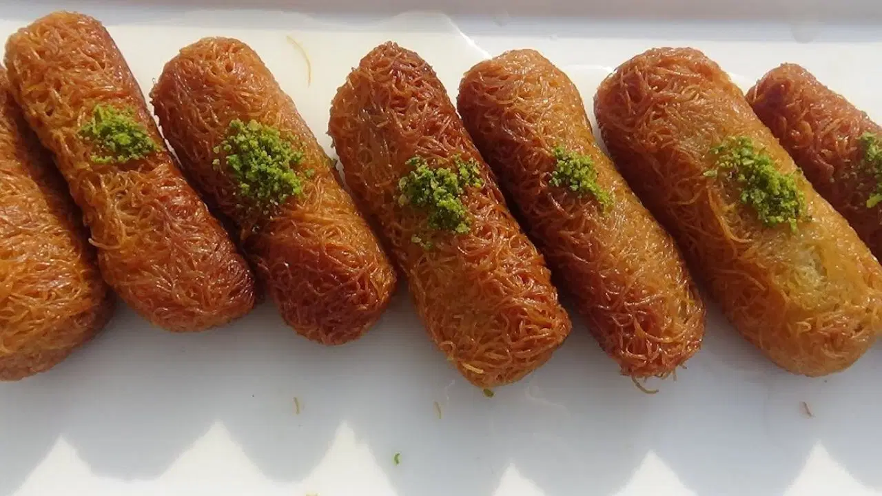 Disi citir ici ceviz dolu serbeti tam ceken kadayif dolmasi tarifi utHnl3dJ